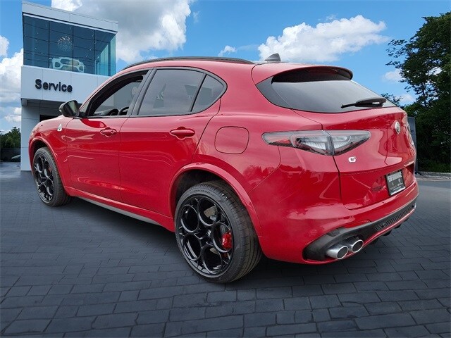 2024 Alfa Romeo Stelvio Quadrifoglio Sport photo 3