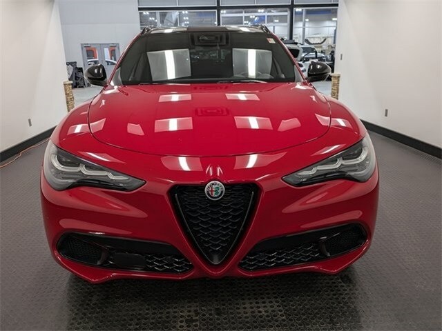 2024 Alfa Romeo Stelvio Ti photo 2