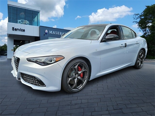 2024 Alfa Romeo Giulia Ti photo 2