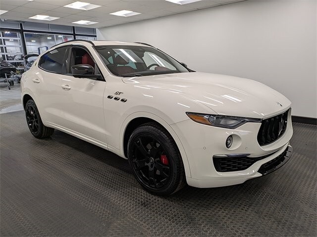 2022 Maserati Levante GT photo 3