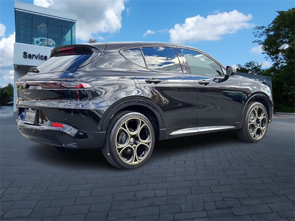 New 2025 Alfa Romeo Tonale INTENSA AWD Sport Utility