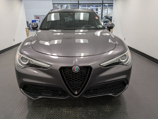 2022 Alfa Romeo Stelvio Sprint photo 2
