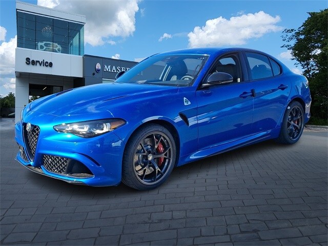 2024 Alfa Romeo Giulia Quadrifoglio photo 2