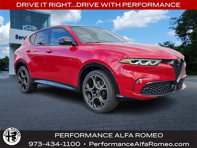 2025 Alfa Romeo Tonale Intensa's photo