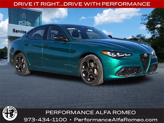 2025 Alfa Romeo Giulia Intensa's photo