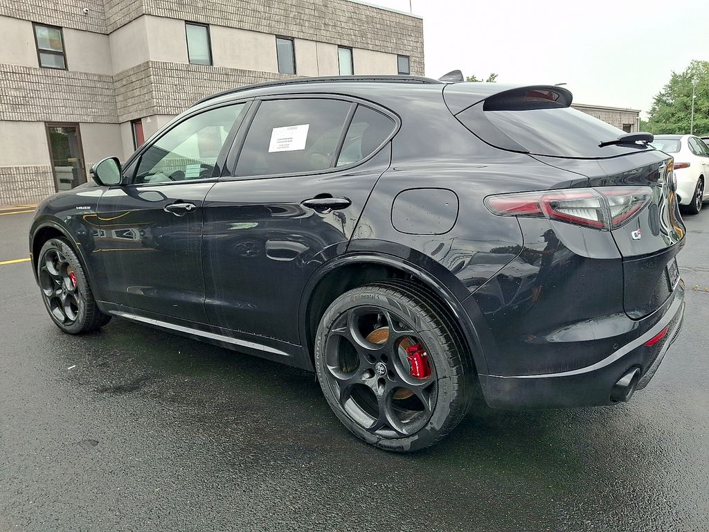 2026 Alfa Romeo Stelvio Base - Photo 4