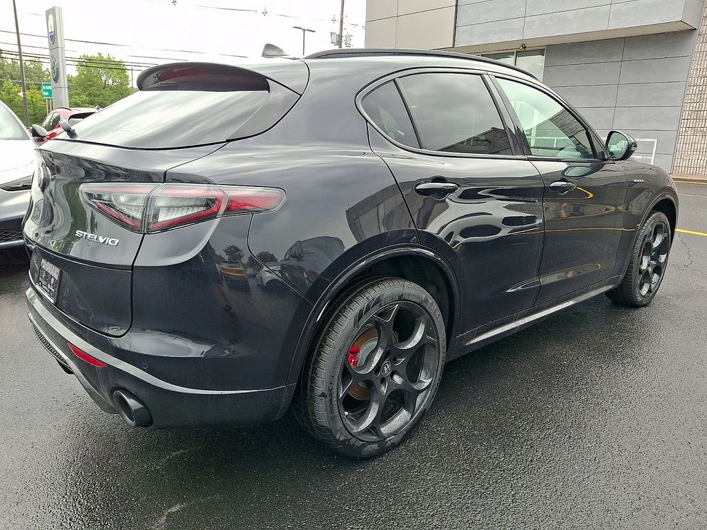 2026 Alfa Romeo Stelvio Base - Photo 3