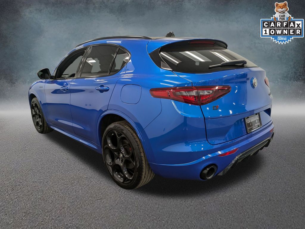 2023 Alfa Romeo Stelvio Veloce photo 5