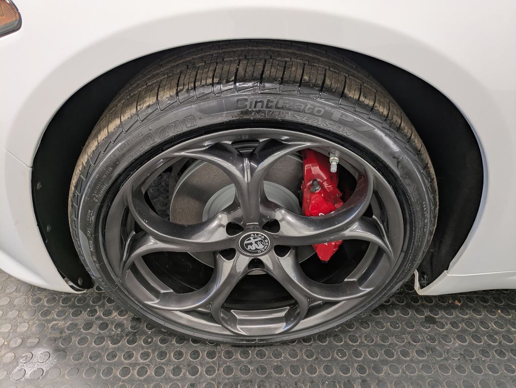 2025 Alfa Romeo Giulia Special Edition photo 6