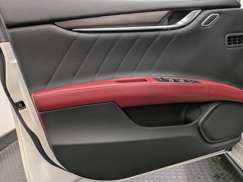 2019 Maserati Ghibli S - Photo 8