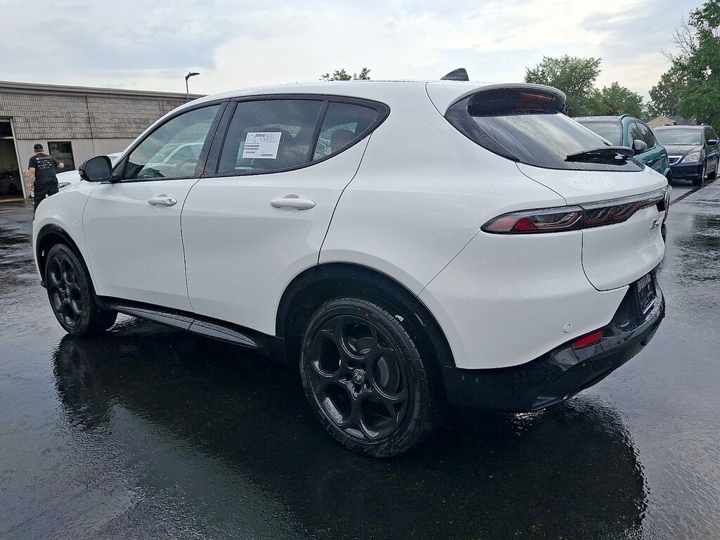 New 2026 Alfa Romeo Tonale Base Sport Utility