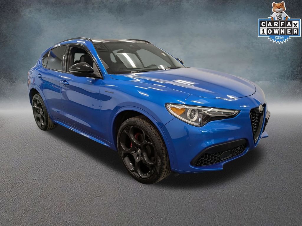 2023 Alfa Romeo Stelvio Veloce photo 2
