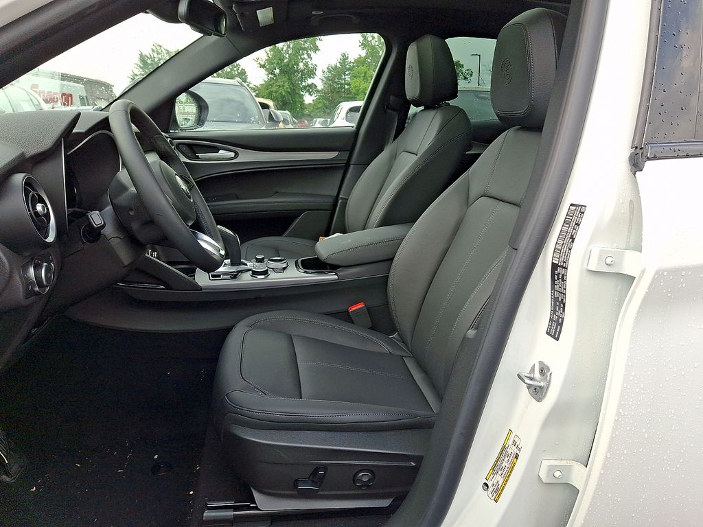 2026 Alfa Romeo Stelvio Base - Photo 8