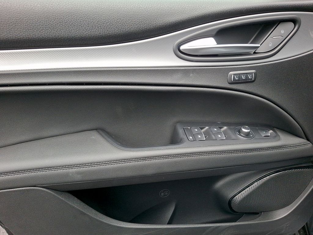 2026 Alfa Romeo Stelvio Base - Photo 6