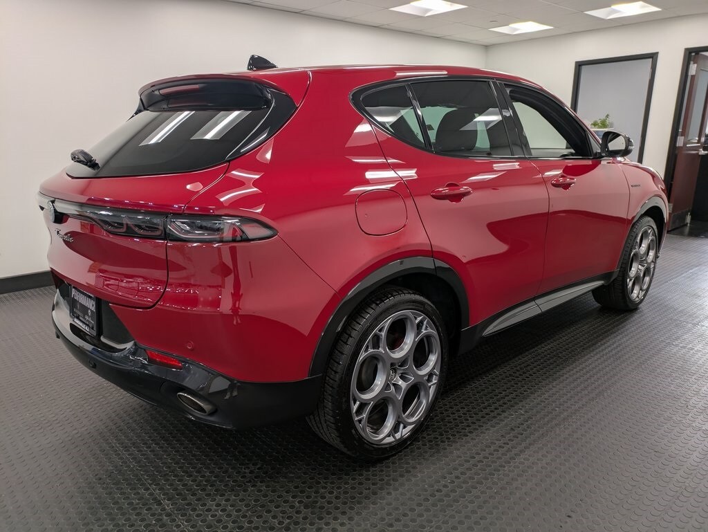 2024 Alfa Romeo Tonale Veloce photo 4