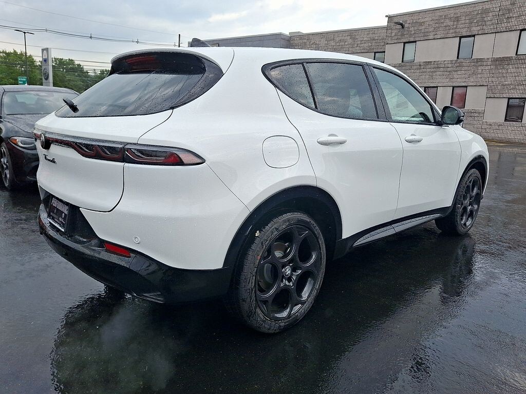New 2026 Alfa Romeo Tonale Base Sport Utility