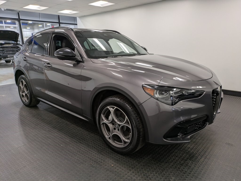 2025 Alfa Romeo Stelvio Sprint photo 3
