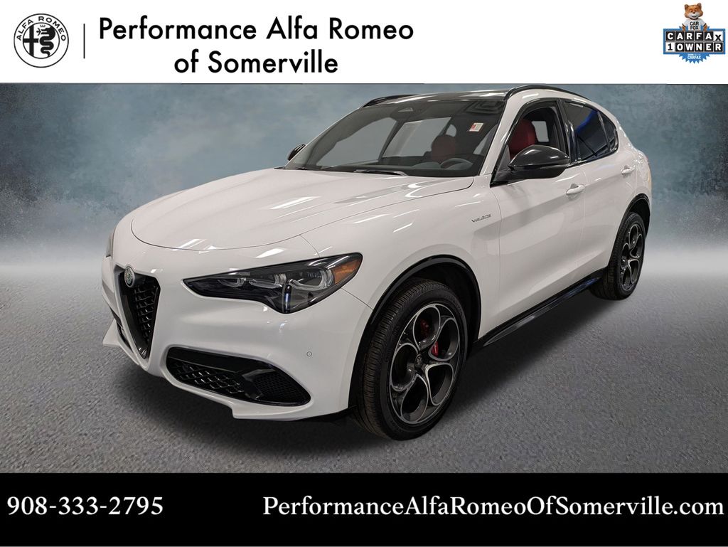2025 Alfa Romeo Stelvio Base