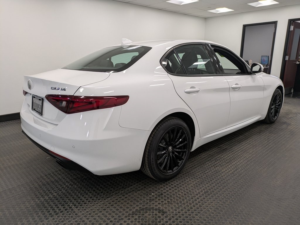 2022 Alfa Romeo Giulia SPRINT photo 4