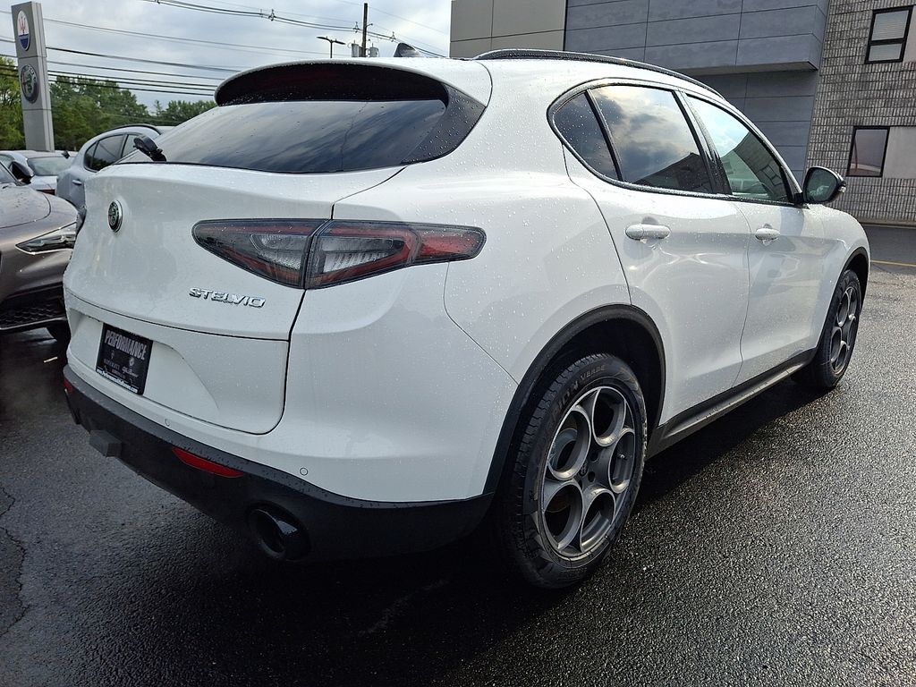 2026 Alfa Romeo Stelvio Base - Photo 3