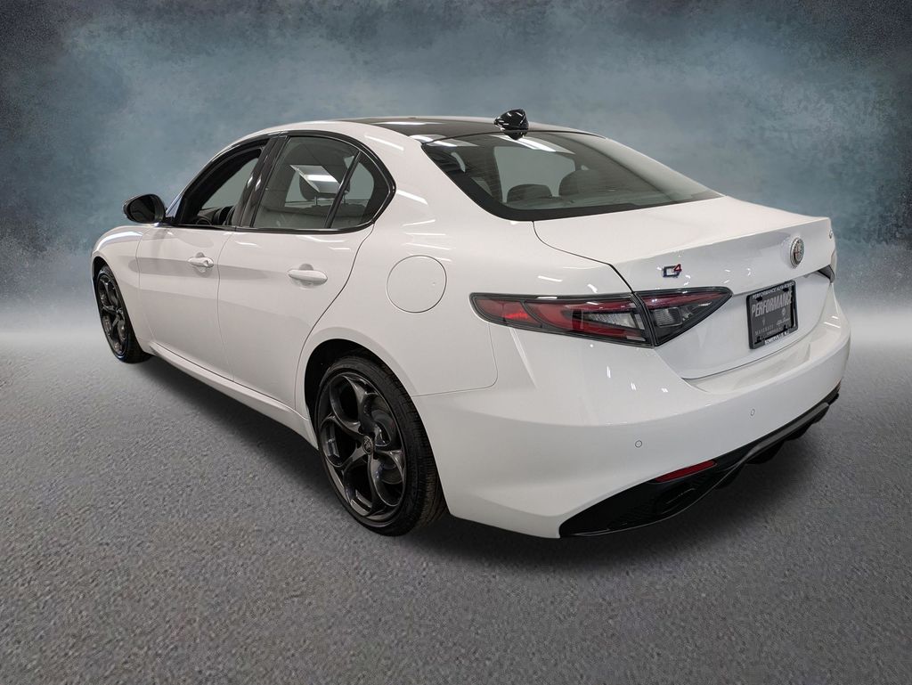 2025 Alfa Romeo Giulia Special Edition photo 5