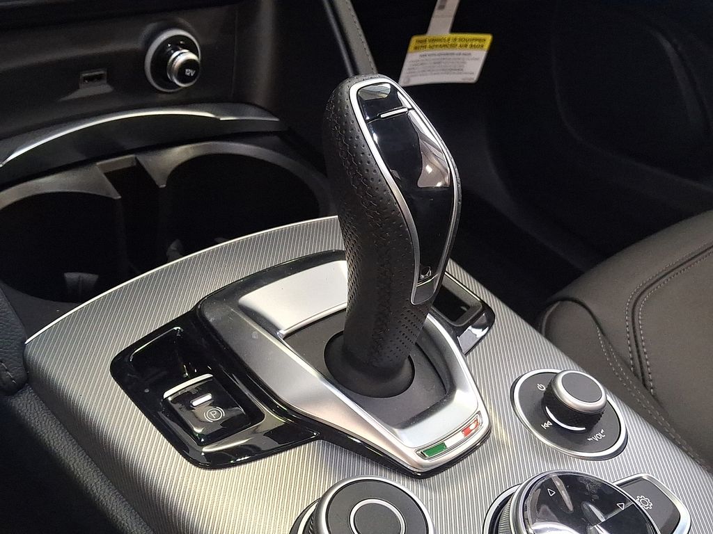 2026 Alfa Romeo Stelvio Base - Photo 10