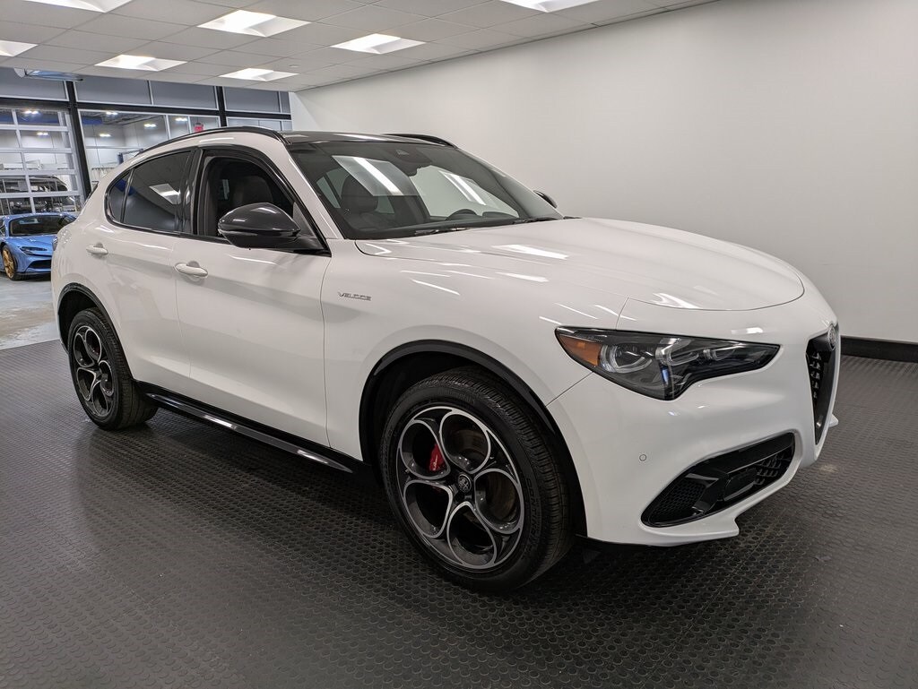 2024 Alfa Romeo Stelvio Tributo Italiano photo 3