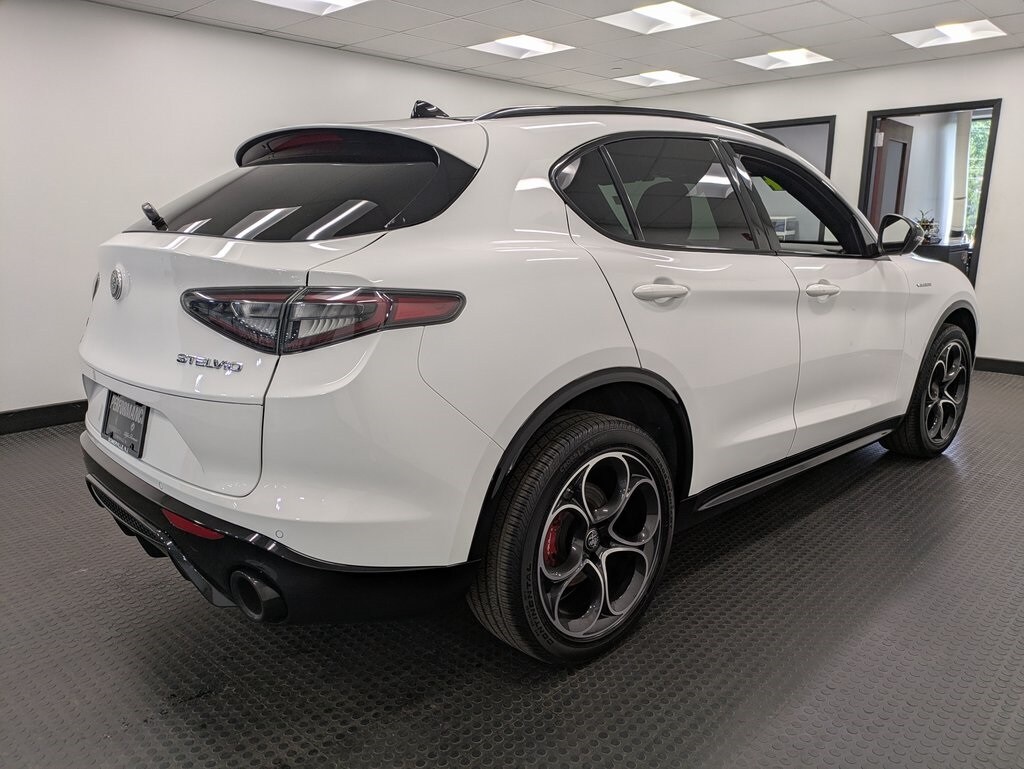 2024 Alfa Romeo Stelvio Tributo Italiano photo 4