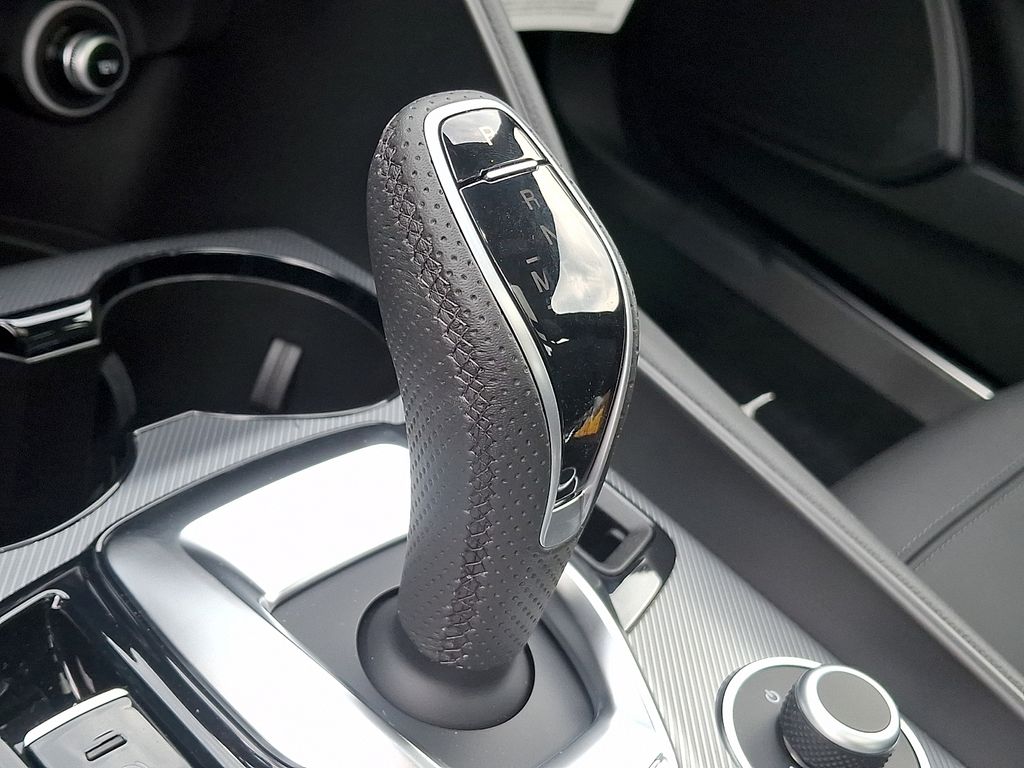 2026 Alfa Romeo Giulia Base - Photo 9