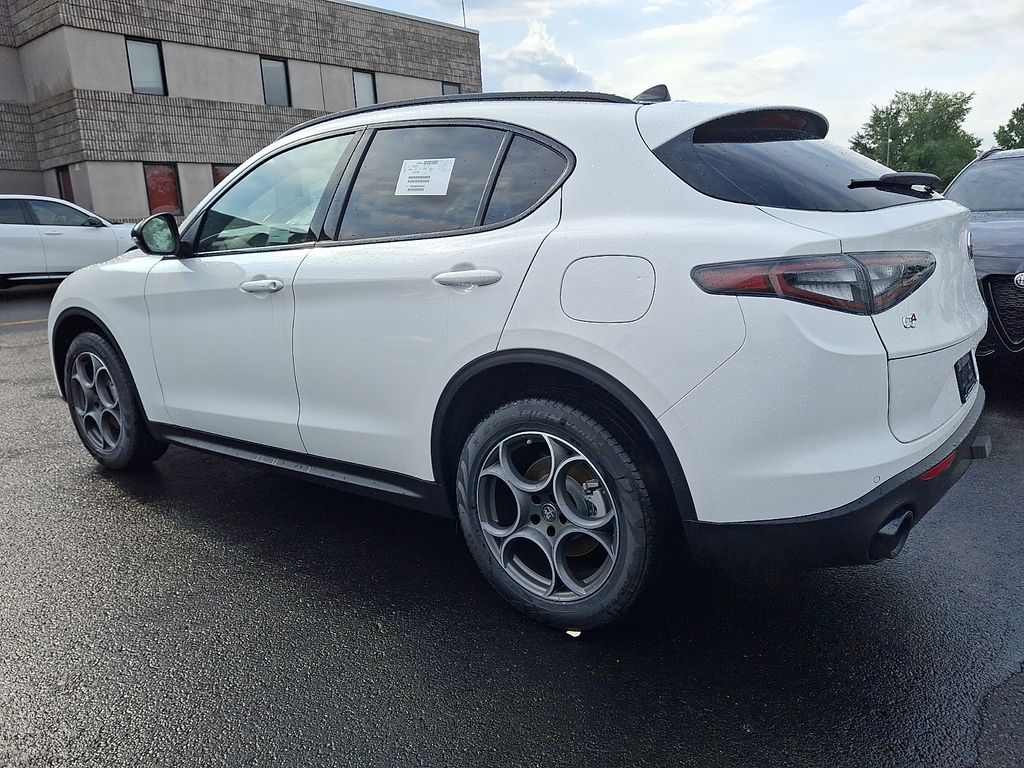 2026 Alfa Romeo Stelvio Base - Photo 4