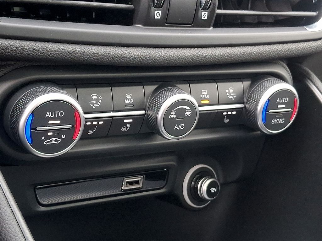 2026 Alfa Romeo Giulia Base - Photo 10
