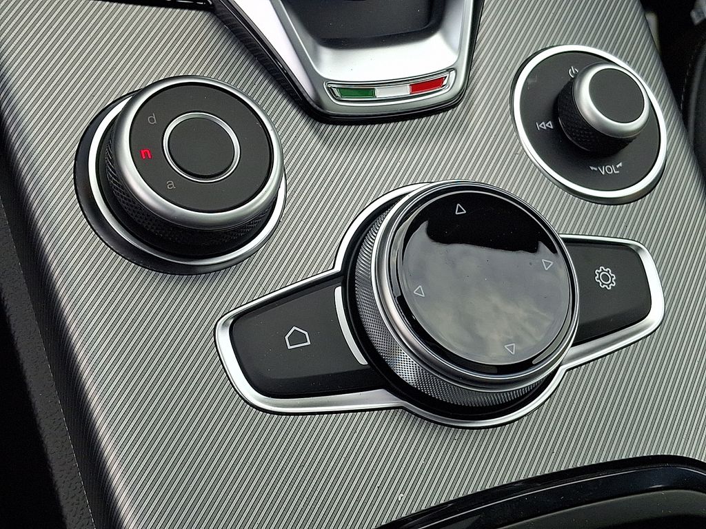 2026 Alfa Romeo Stelvio Base - Photo 14