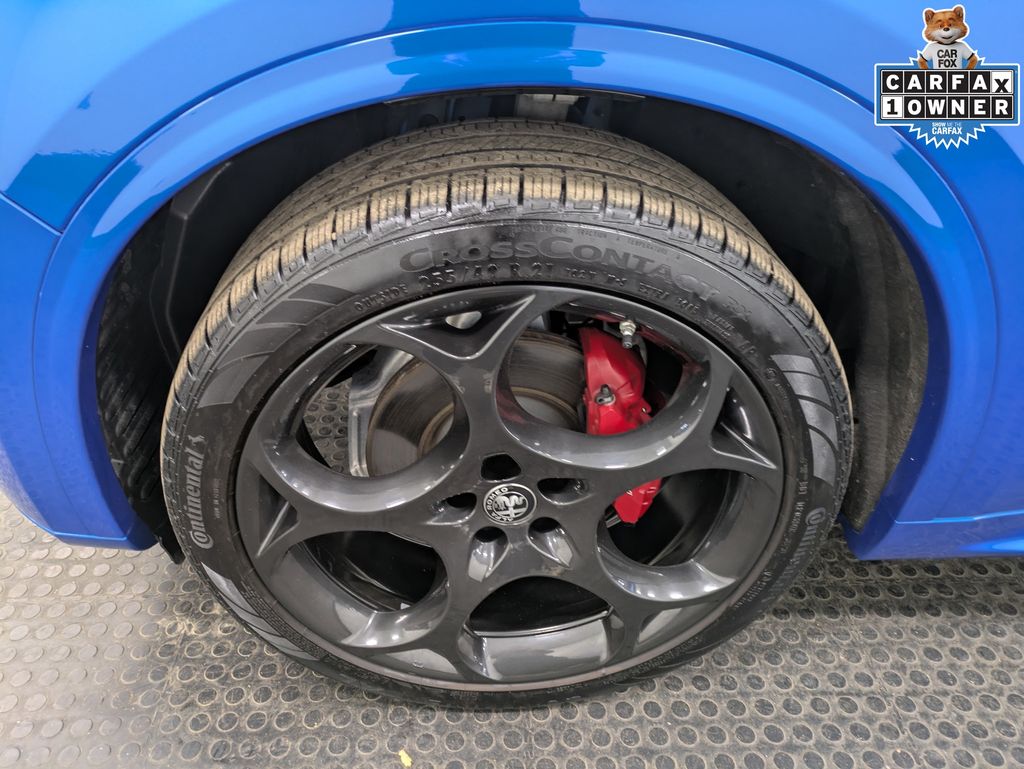 2023 Alfa Romeo Stelvio Veloce photo 6