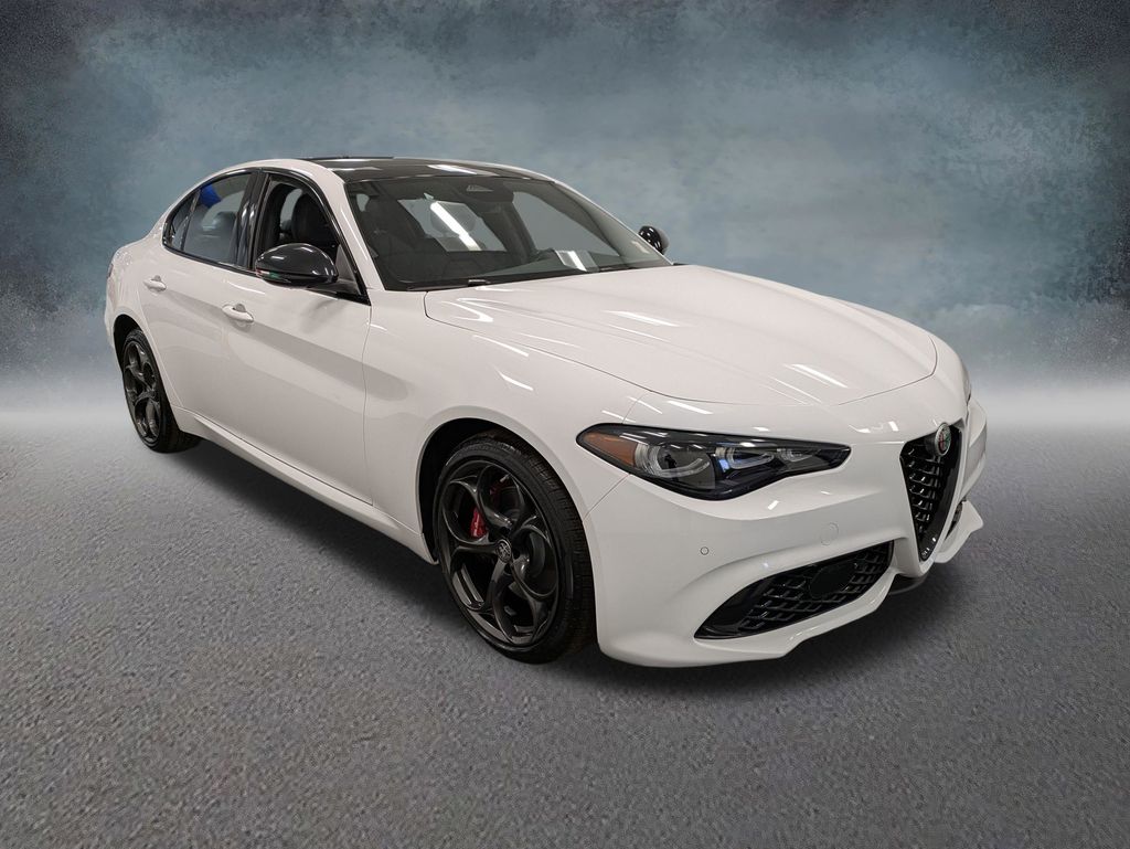 2025 Alfa Romeo Giulia Special Edition photo 2