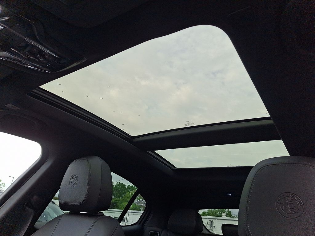 2026 Alfa Romeo Stelvio Base - Photo 9