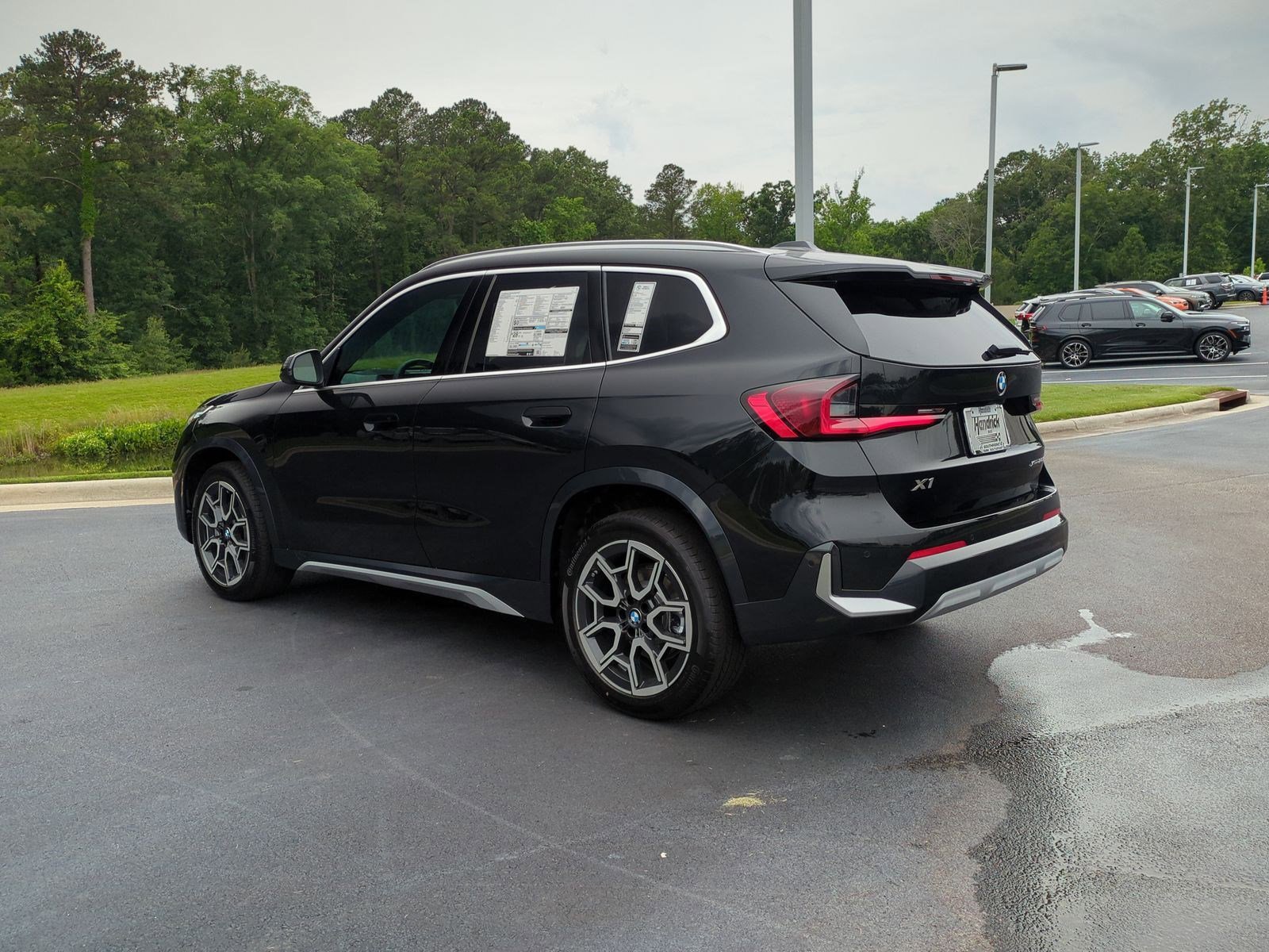 2025 BMW X1 xDrive28i photo 3