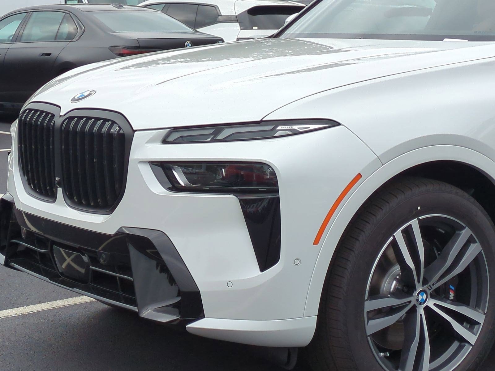2026 BMW X7 xDrive40i photo 4