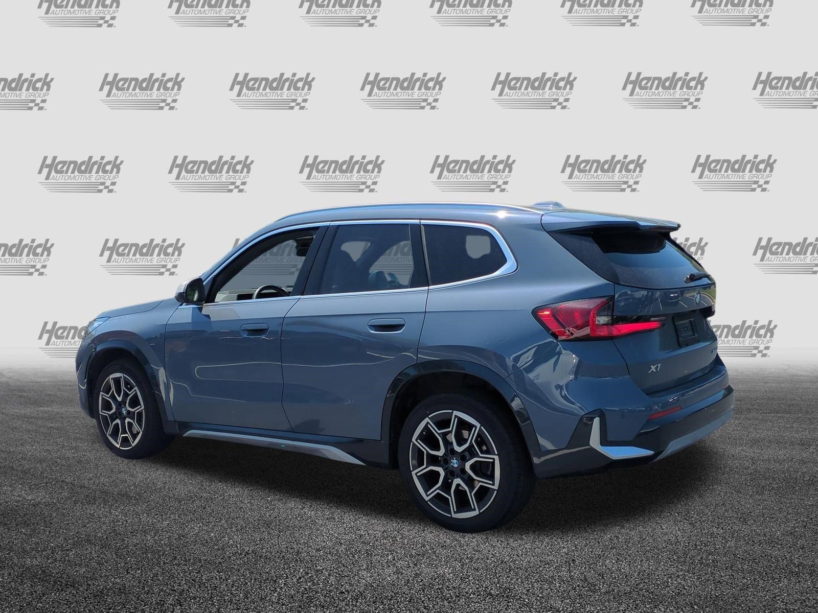 2023 BMW X1 xDrive28i photo 3