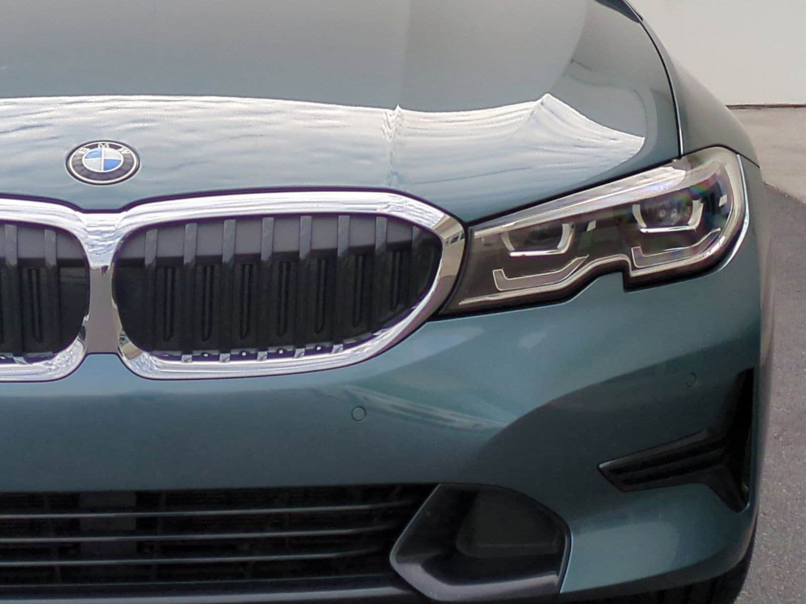 2020 BMW 3 Series 330i photo 4