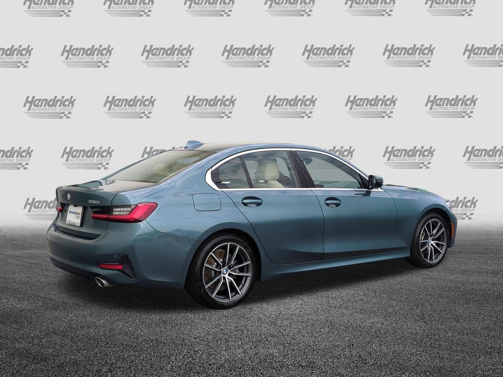 2020 BMW 3 Series 330i photo 3