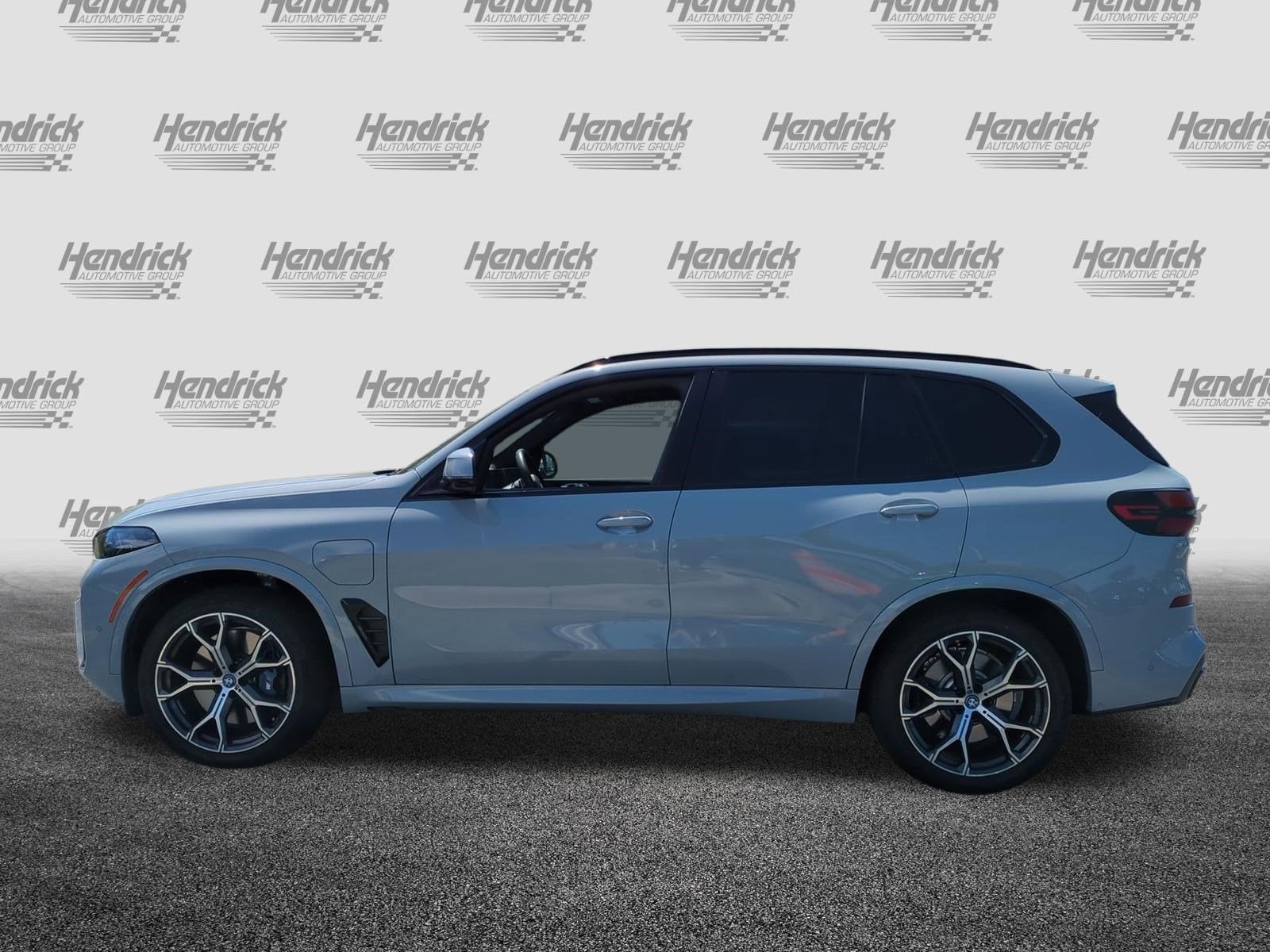 2025 BMW X5 xDrive50e photo 6