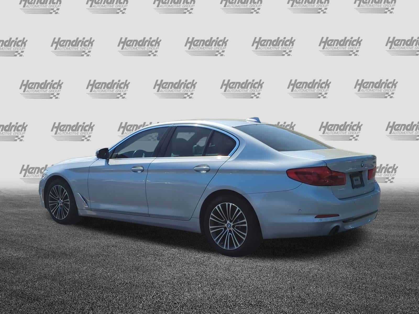 2019 BMW 5 Series 530i photo 3
