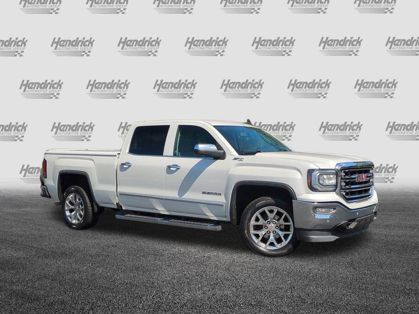 2017 Gmc Sierra 1500 SLT photo 2