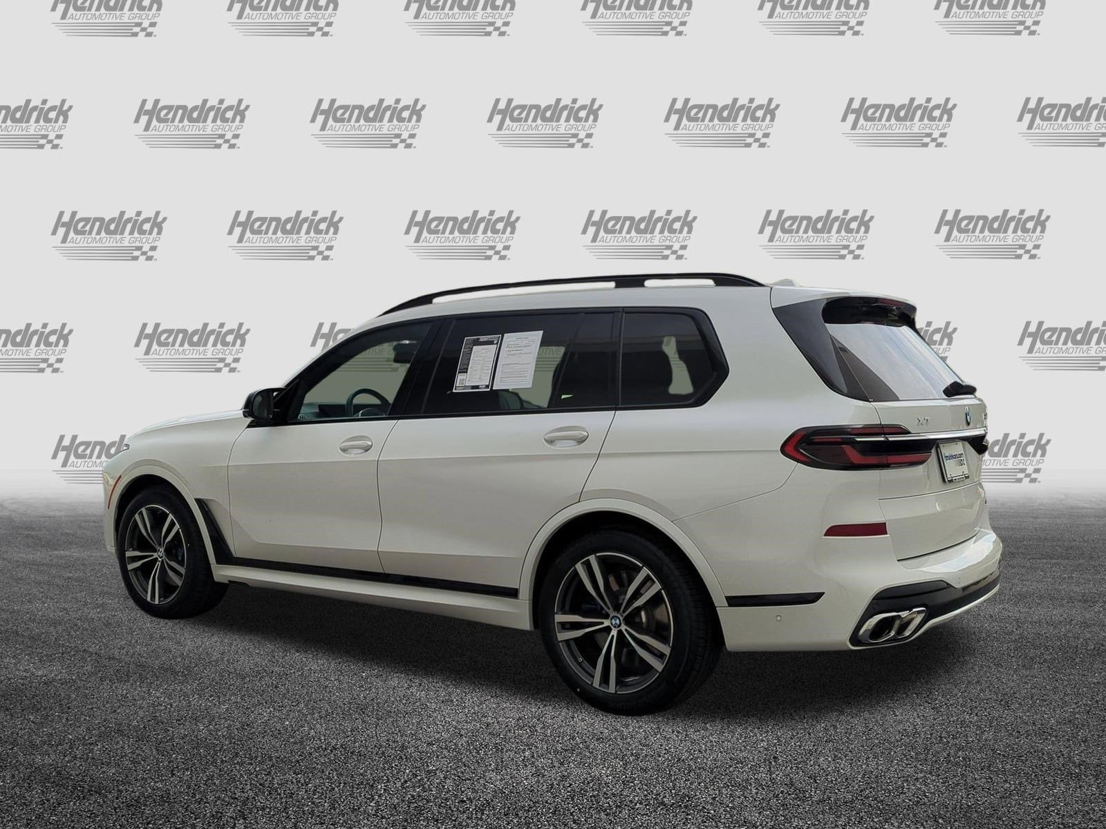 2025 BMW X7 M60i photo 3