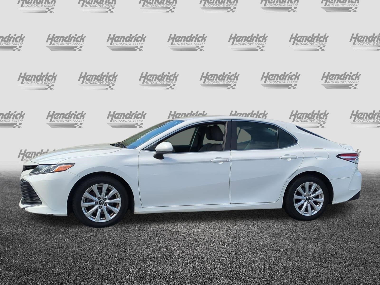 2018 Toyota Camry LE photo 4