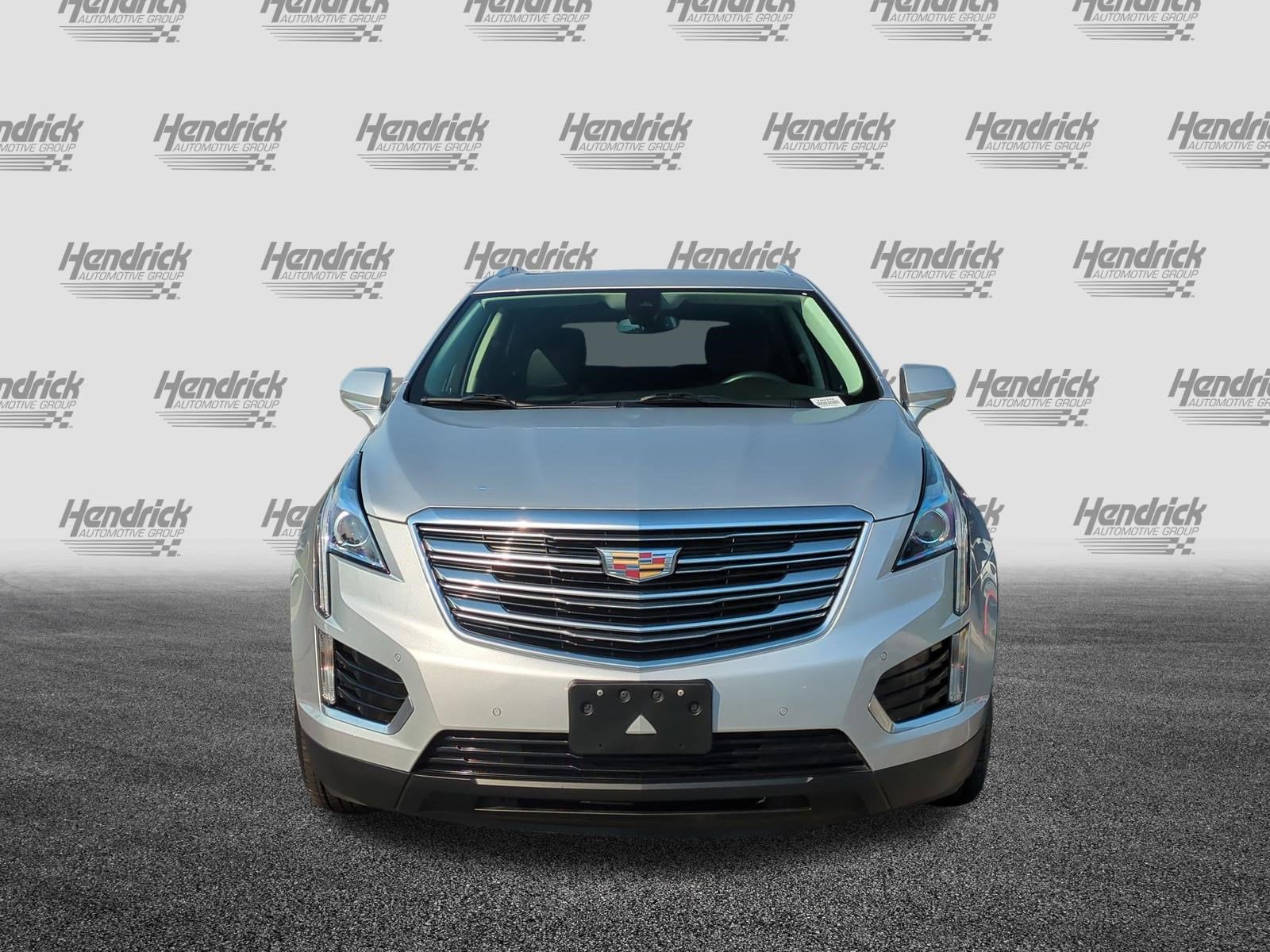 2017 CADILLAC XT5 Luxury FWD photo 2