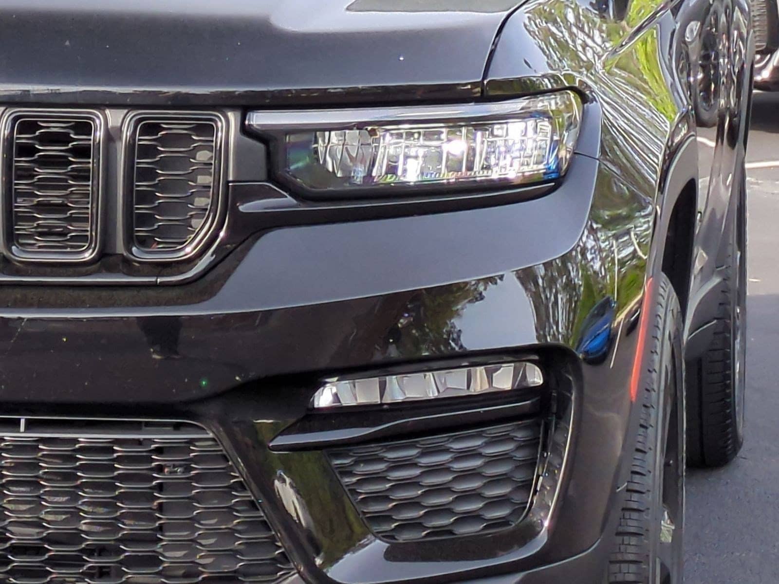 2025 Jeep Grand Cherokee Limited photo 4