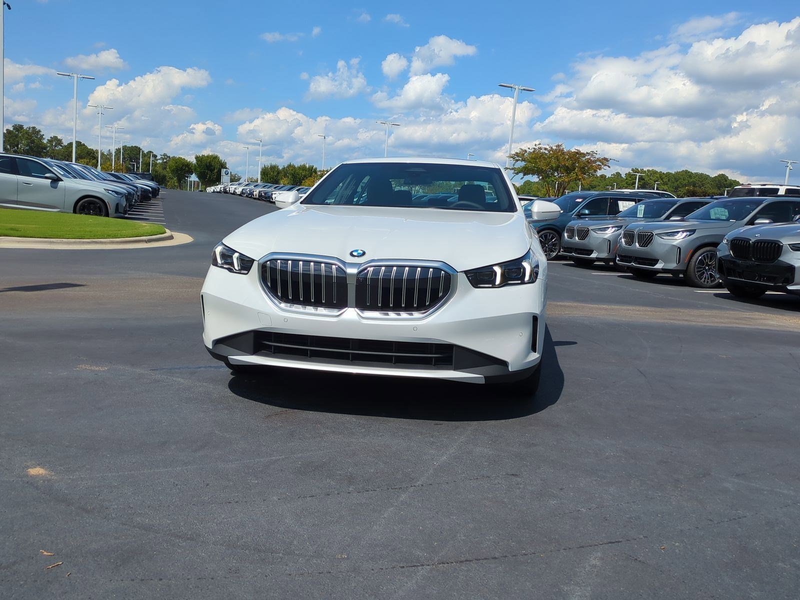 2026 BMW 5 Series 530i photo 2