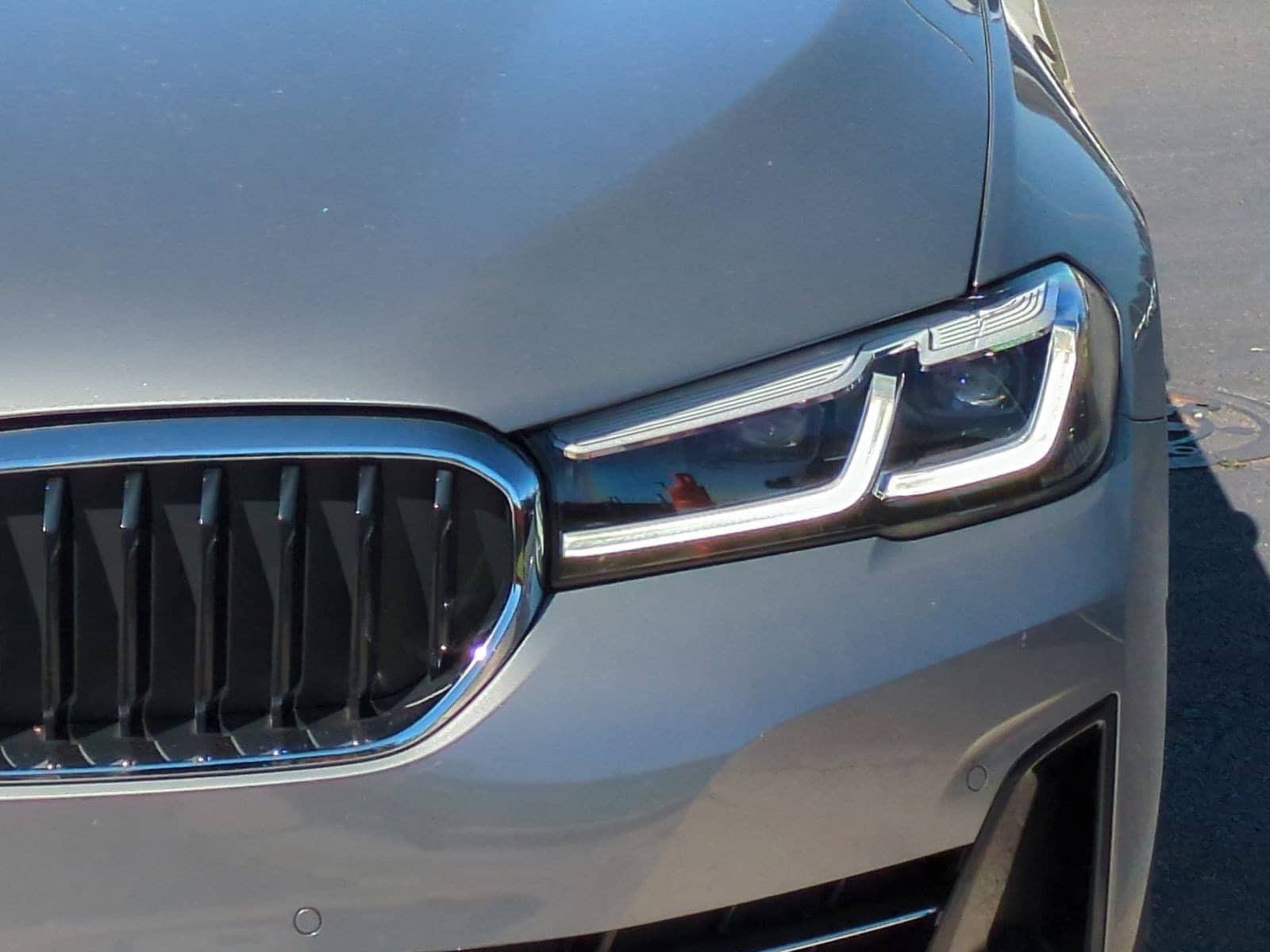 2023 BMW 5 Series 530e xDrive photo 5