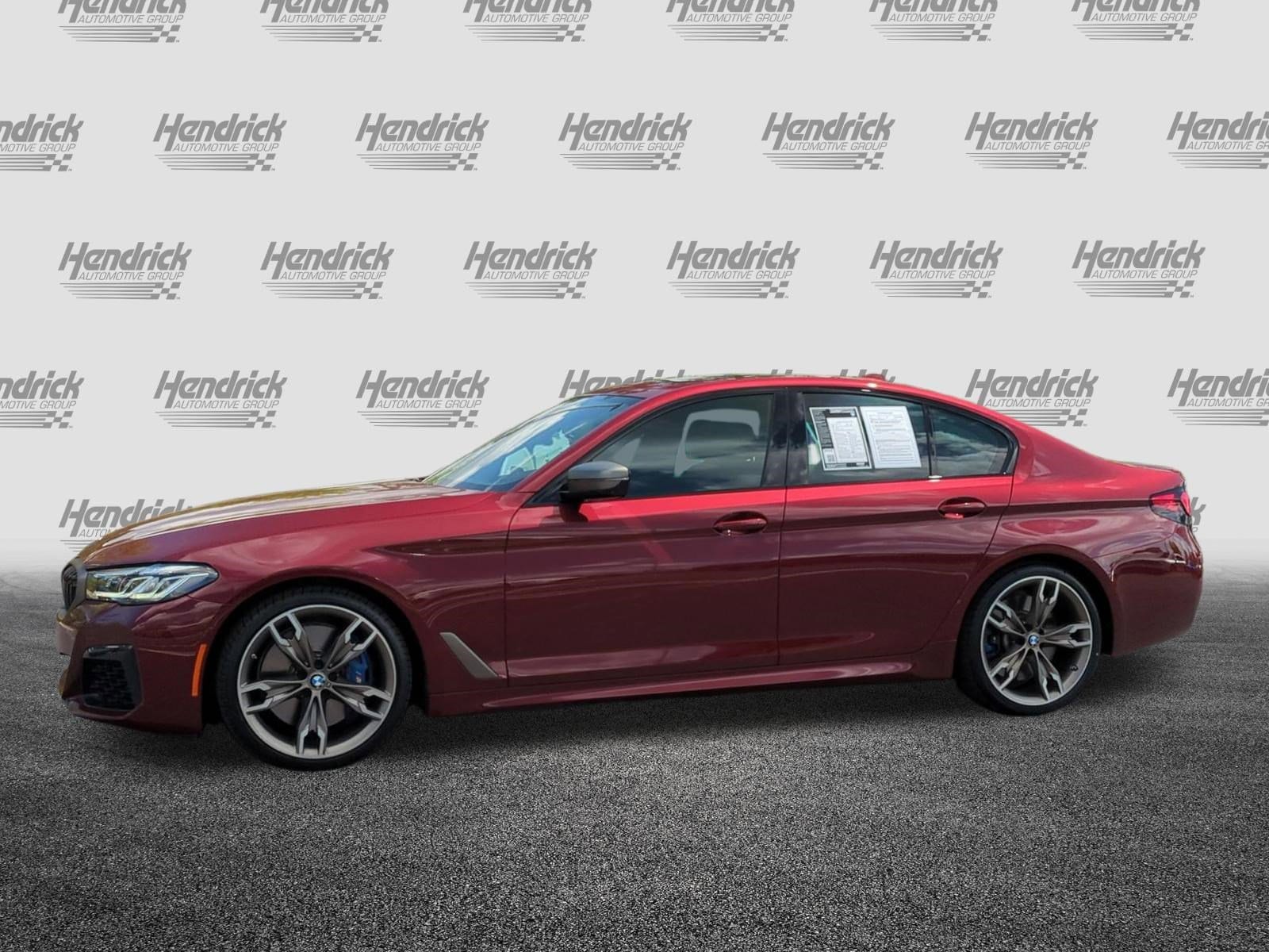 2023 BMW 5 Series M550i xDrive photo 4